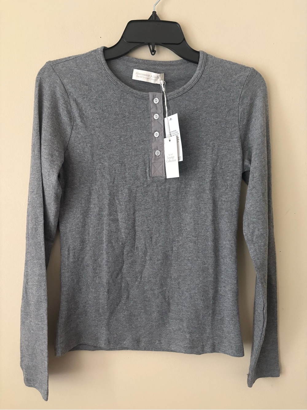 Abercrombie & Fitch Gray Long-Sleeve Henley Top Sz. S New